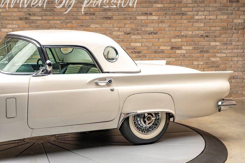 1957 Ford Thunderbird