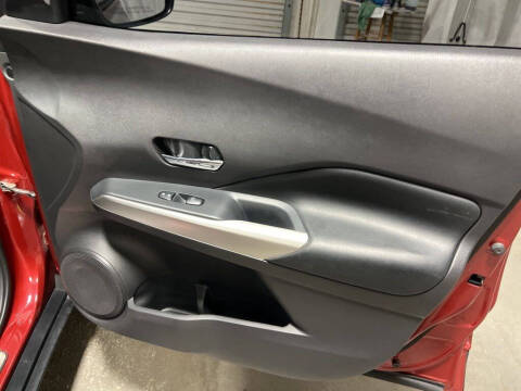 2019 Nissan Kicks SR