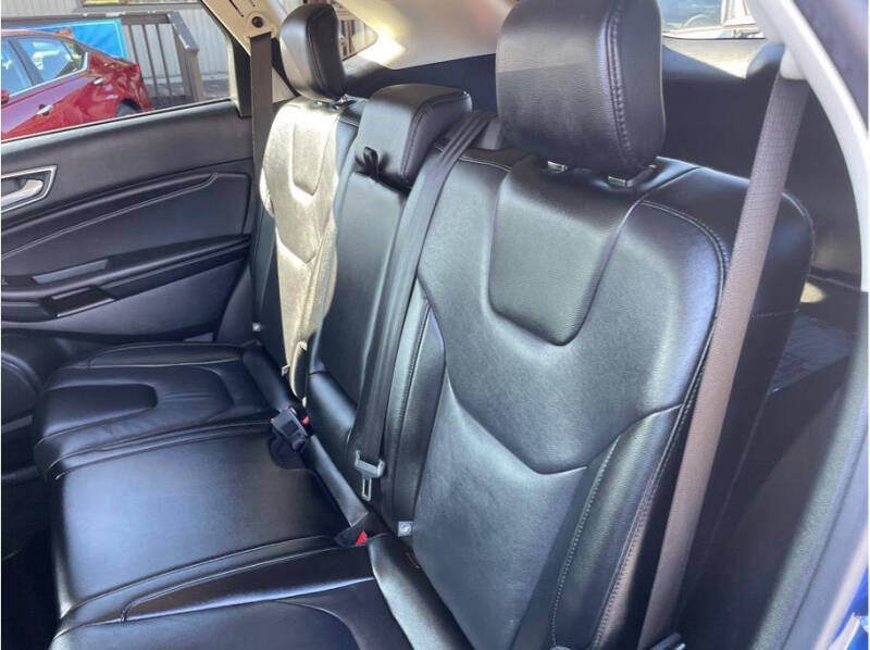 2022 Ford Edge Titanium