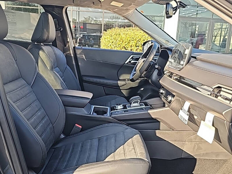 2025 Mitsubishi Outlander PHEV SE