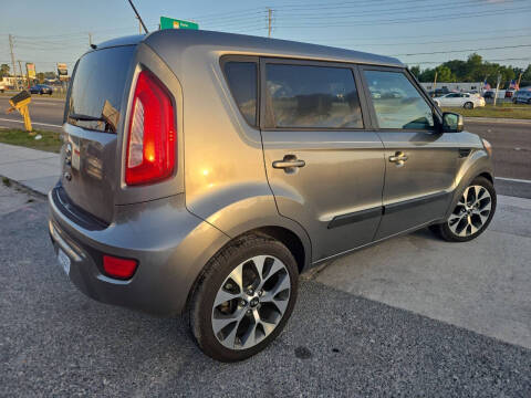 2013 Kia Soul +