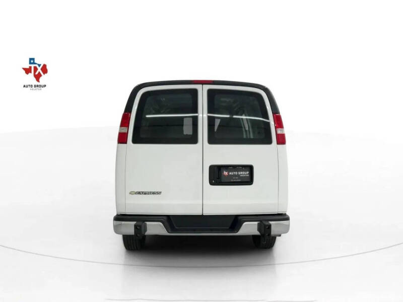 2021 Chevrolet Express 2500