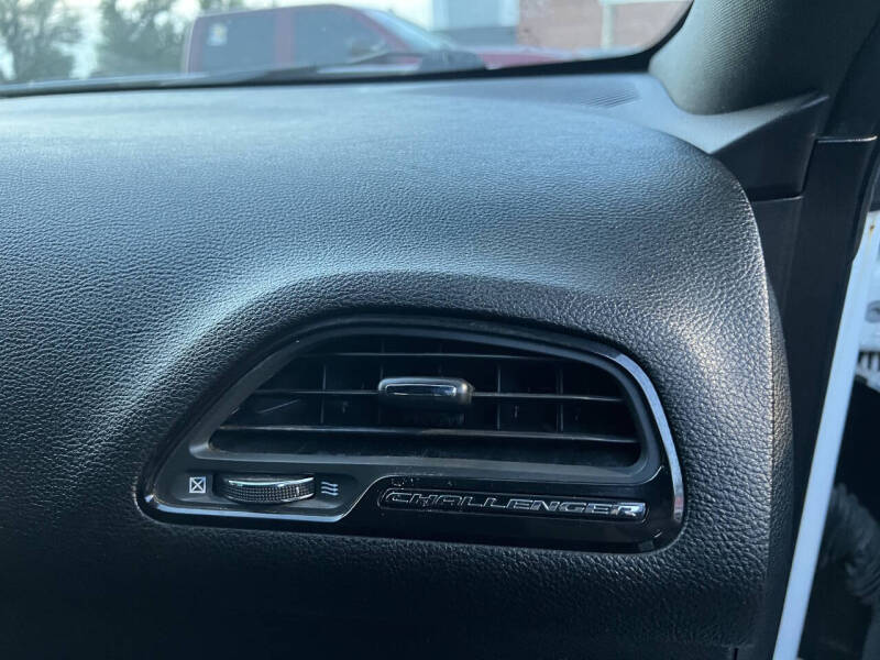 2019 Dodge Challenger SXT