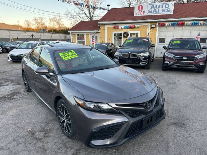 2024 Toyota Camry SE's photo