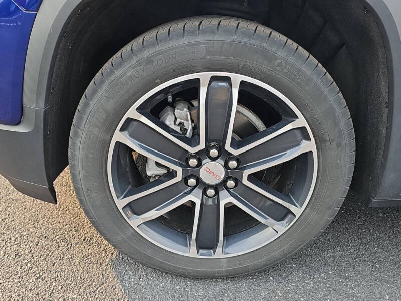 2023 GMC Acadia SLT