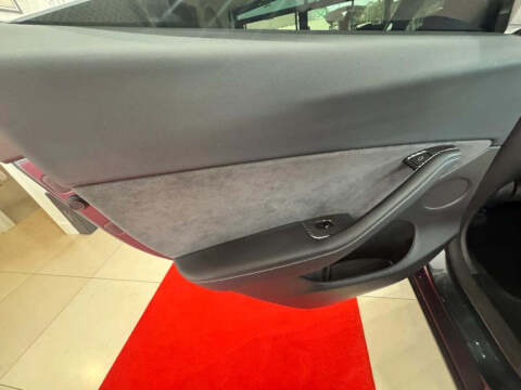 2025 Tesla Model Y Long Range