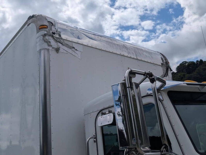 2007 Peterbilt 335