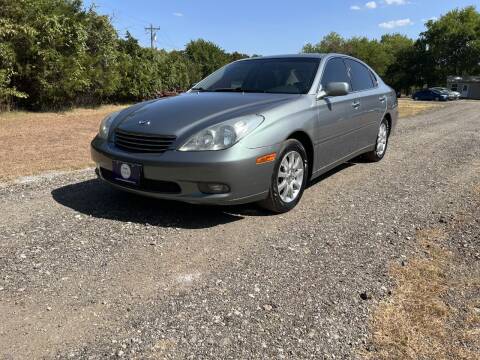 2004 Lexus ES 330 for sale at The Car Shed in Burleson TX