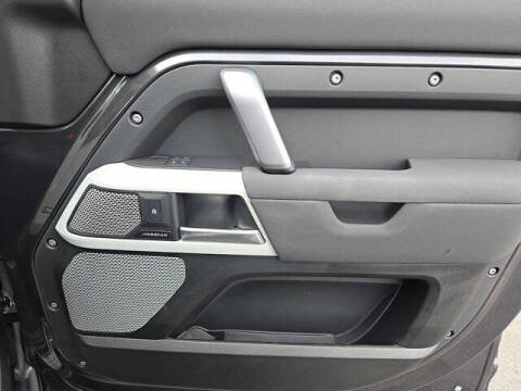 2023 Land Rover Defender 130 X-Dynamic SE