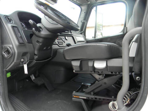 2025 Freightliner M2 106