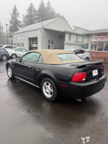 2004 Ford Mustang Deluxe