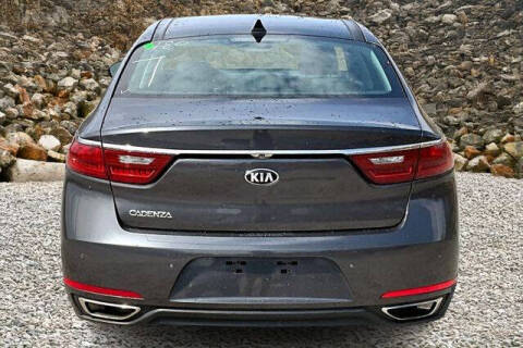2017 Kia Cadenza Technology