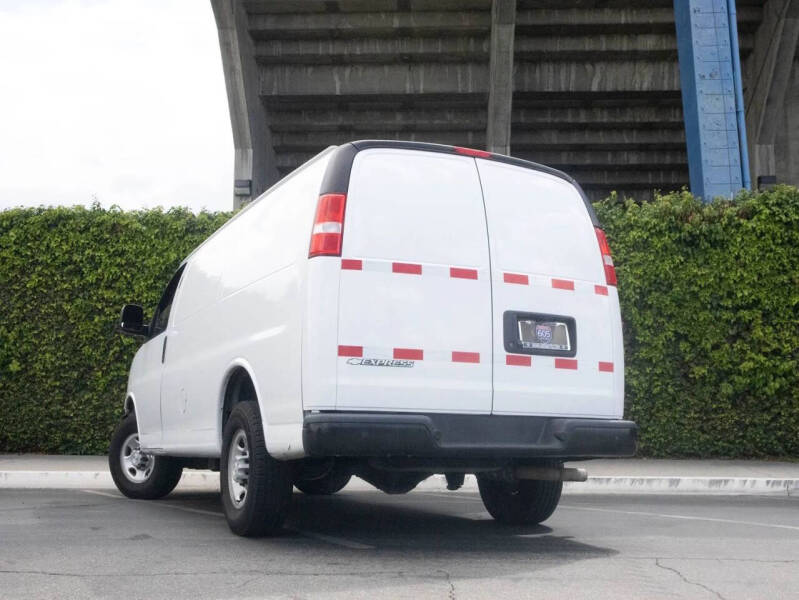 2021 Chevrolet Express 2500