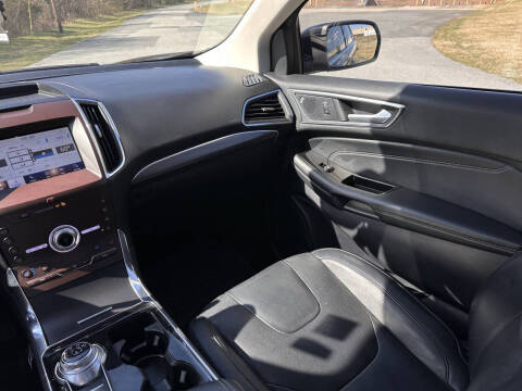 2020 Ford Edge Titanium