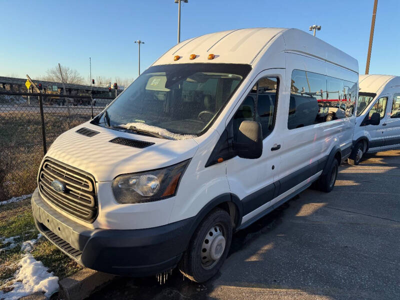 2017 Ford Transit Wagon XL's photo