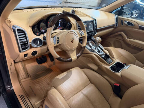 2014 Porsche Cayenne Platinum
