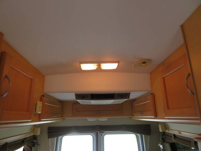 2006 Ford E-Series E-350 SD