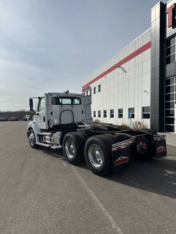 2019 Freightliner M2 112