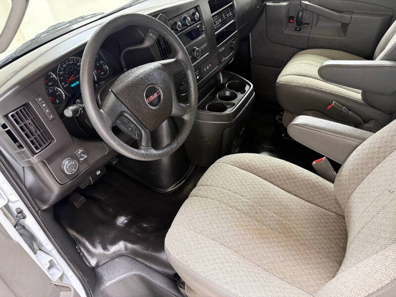 2024 GMC Savana 2500