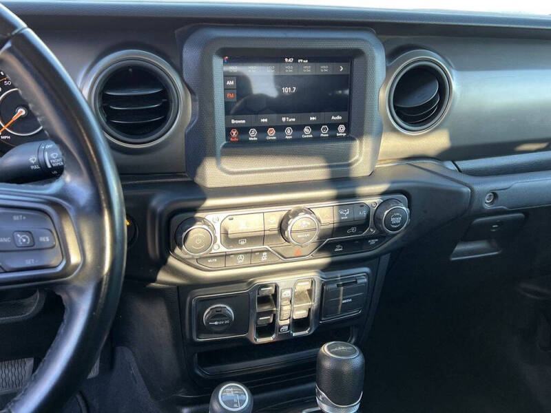 2022 Jeep Gladiator Sport