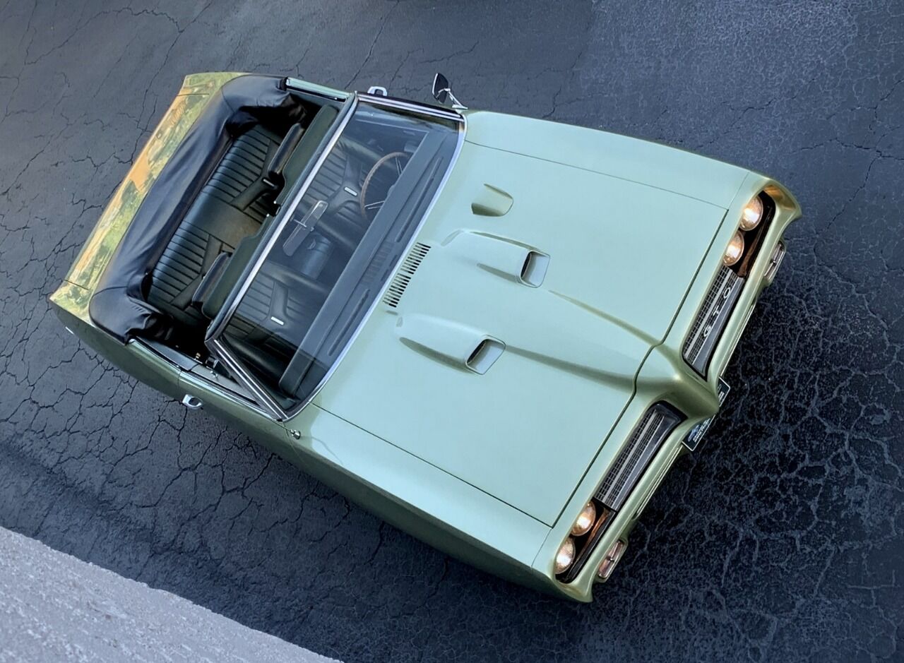 1969 Pontiac GTO 34
