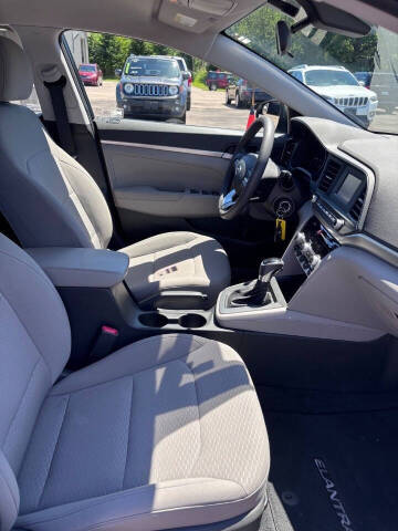 2020 Hyundai Elantra SE