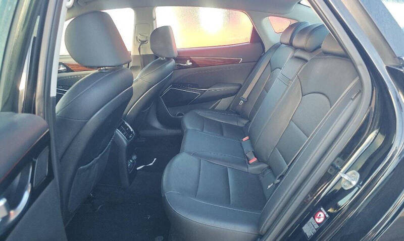 2019 Kia Cadenza Premium