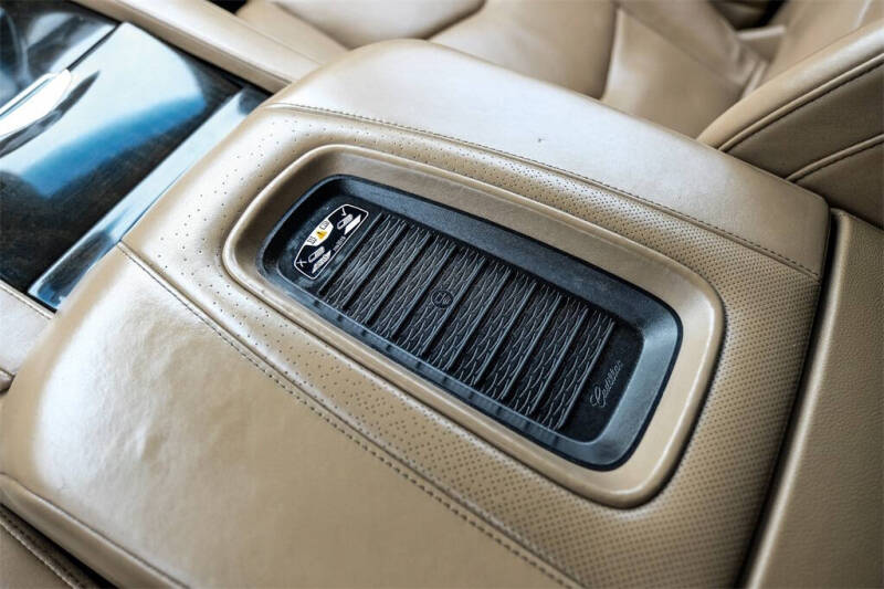 2019 Cadillac Escalade Platinum