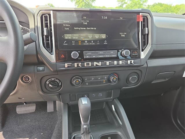 2025 Nissan Frontier SV