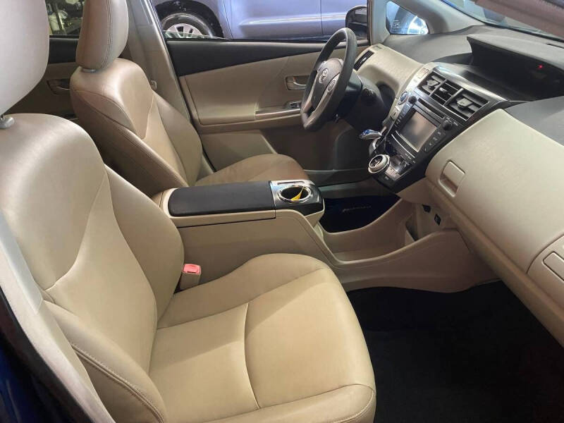 2012 Toyota Prius v Five