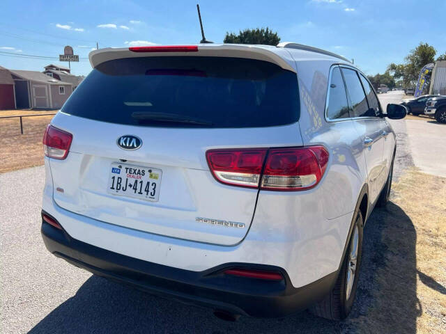 2017 Kia Sorento for sale at Avanti Auto Sales in Austin, TX