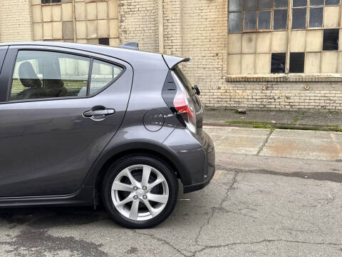 2018 Toyota Prius c Four