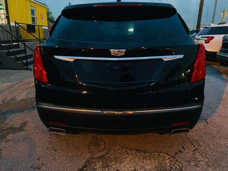 2017 Cadillac XT5 for sale at 33 Auto Sales Miami in Miami, FL