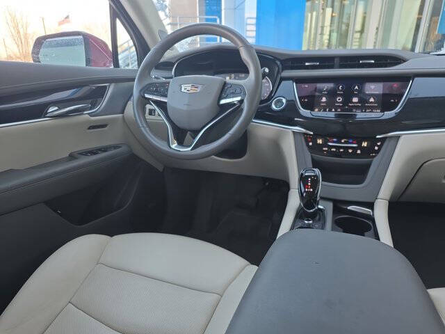 2025 Cadillac XT6 Premium Luxury