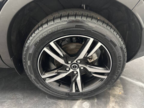 2023 Volvo XC40 B5 Core