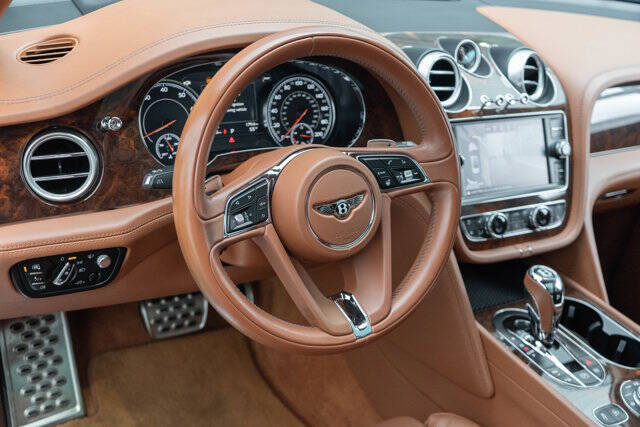 2017 Bentley Bentayga 15
