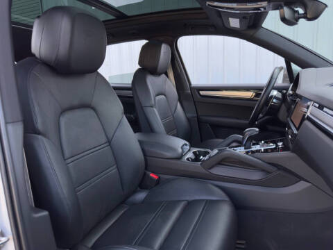 2023 Porsche Cayenne Platinum Edition