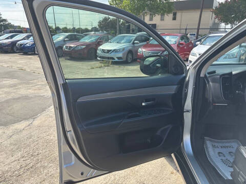 2019 Mitsubishi Outlander SE