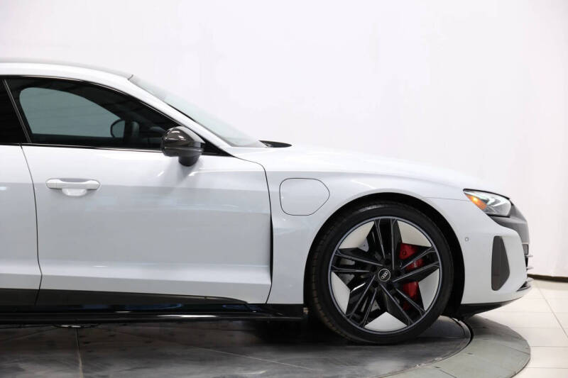 2022 Audi RS e-tron GT quattro