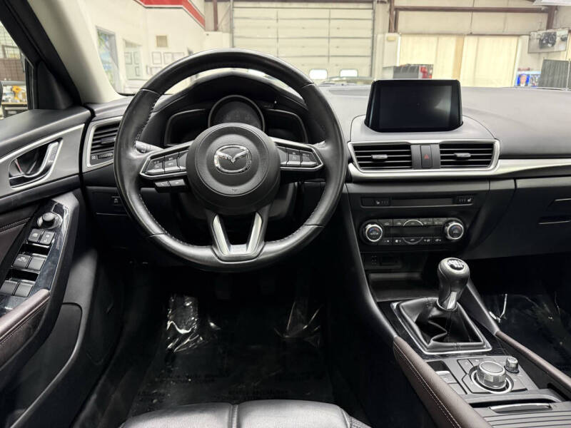 2018 Mazda MAZDA3 Touring