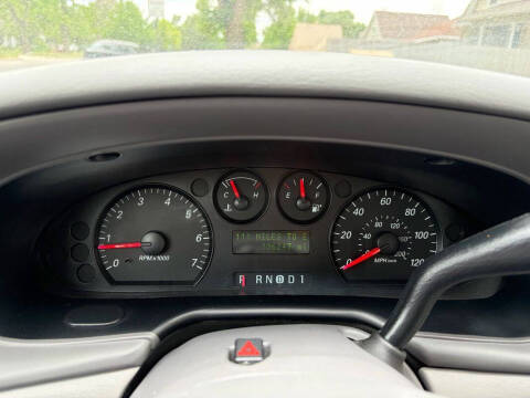 2005 Ford Taurus SE