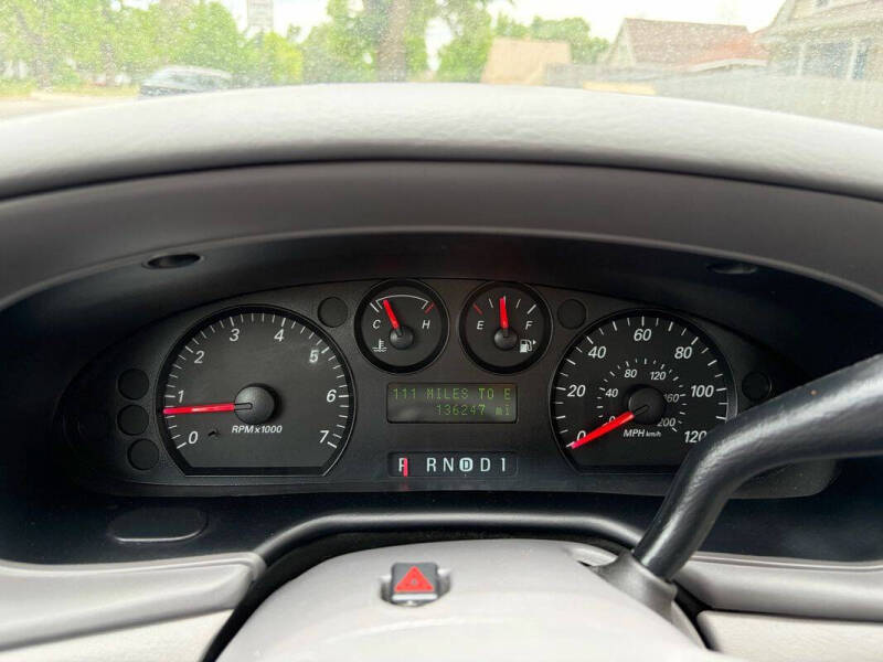 2005 Ford Taurus SE