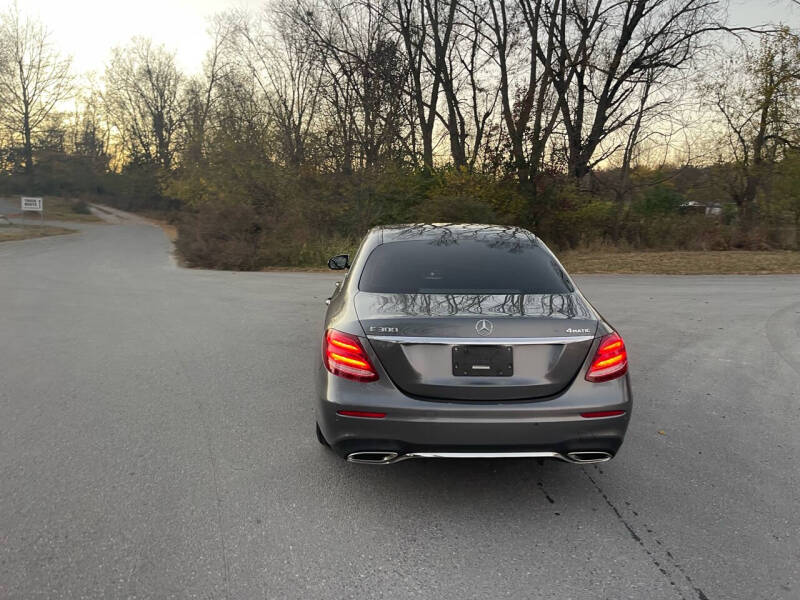 2018 Mercedes-Benz E-Class E300 photo 11