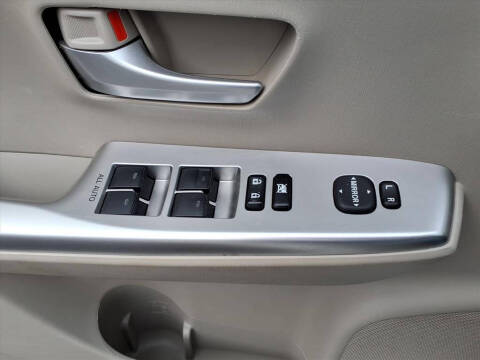 2013 Toyota Prius v Five