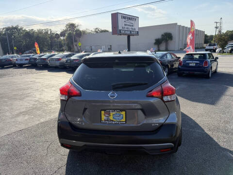 2019 Nissan Kicks SR