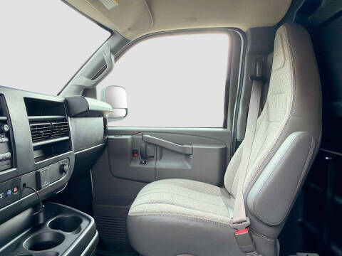 2025 GMC Savana 2500