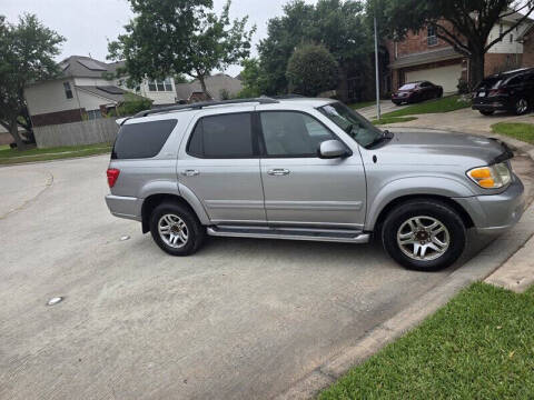 2004 Toyota Sequoia SR5