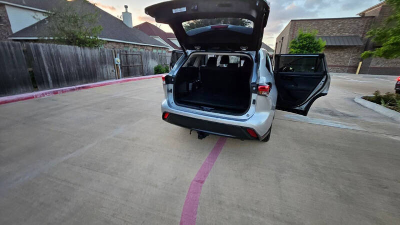 2023 Toyota Highlander LE