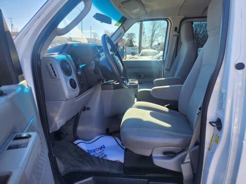 2011 Ford E-Series E-350 SD XLT