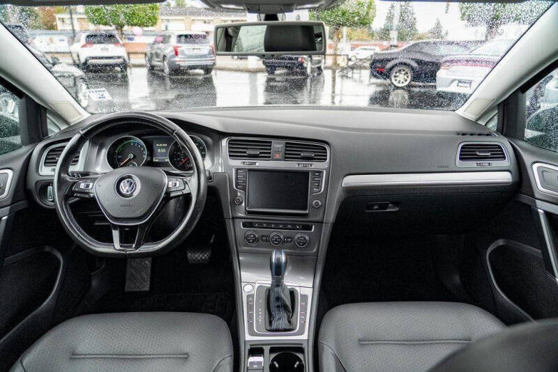 2016 Volkswagen e-Golf SEL Premium